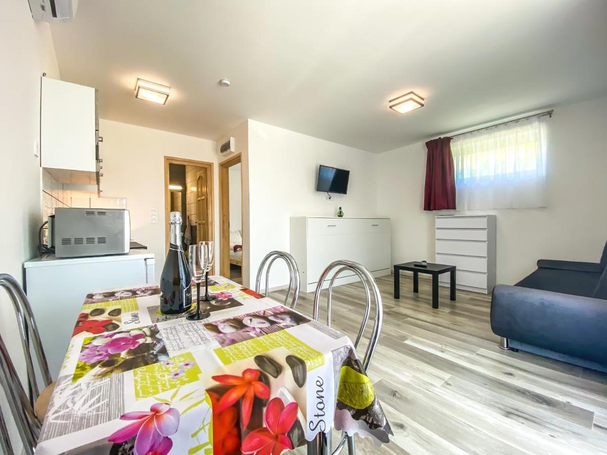 Feda Apartmanhaz Balatonboglár Exterior foto